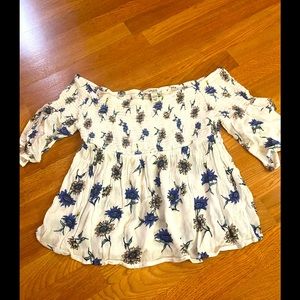 Ruched top white with blue print Arizona brand